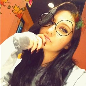 Meet your Posher, Ashlee